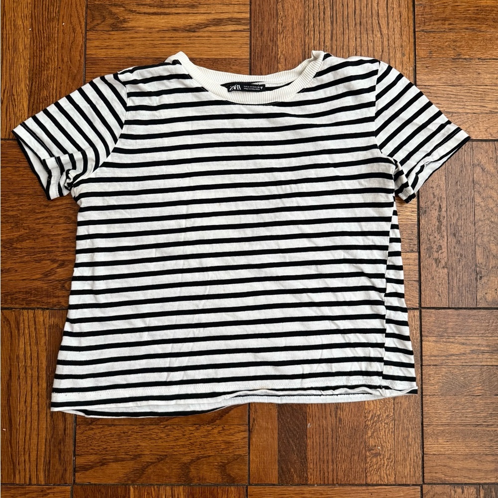 Zara Cropped Black and White Striped Top. Good condition.
